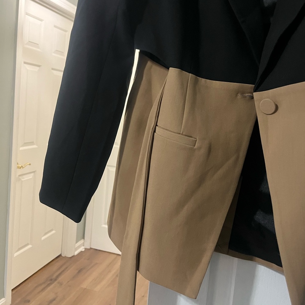 GOOD AMERICAN Good Slit Side Two Tone Blazer - Picture 3 of 5